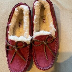 UGG Dakota slippers size 8